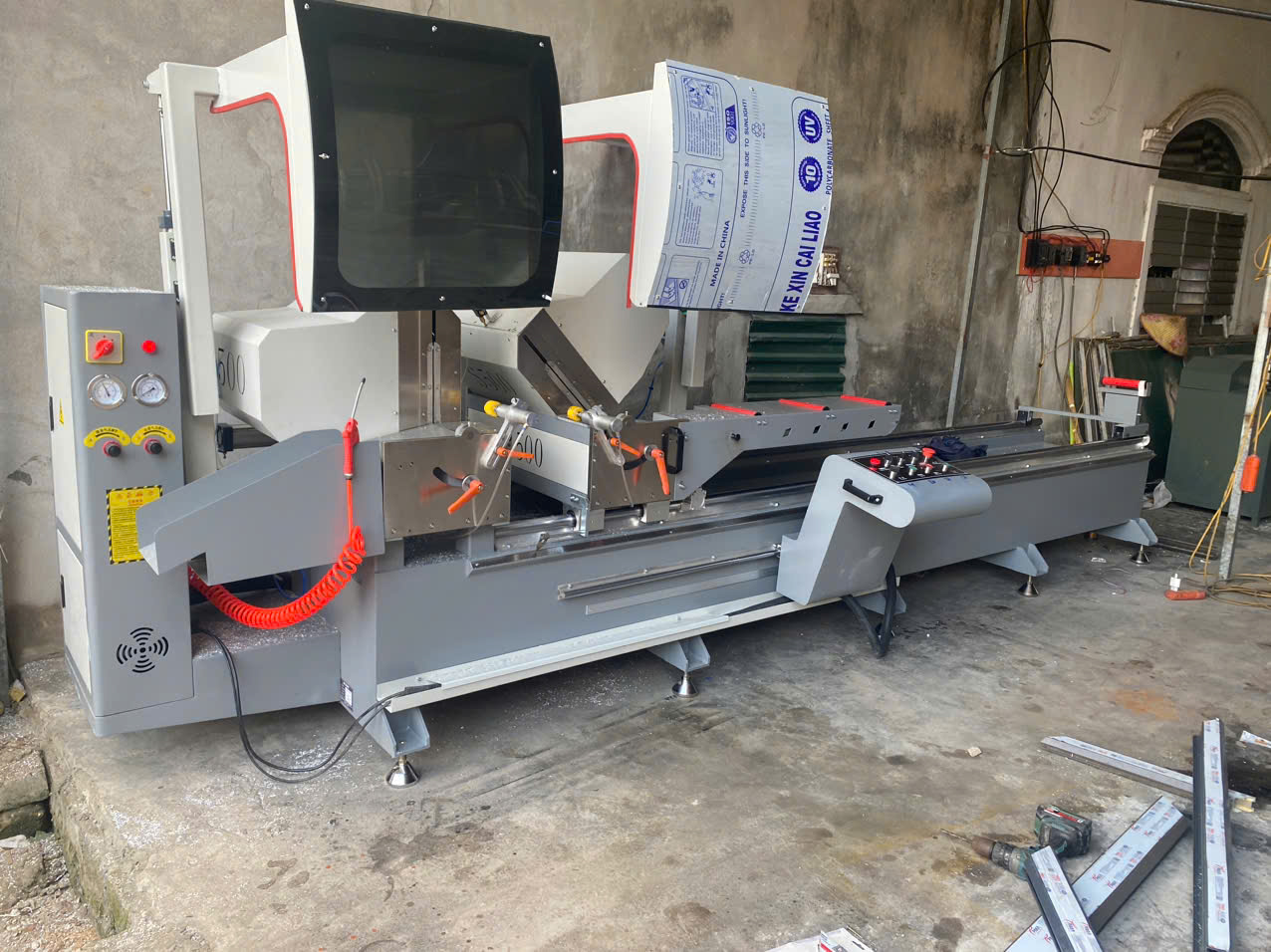 Máy cắt nhôm 2 đầu bán tự động